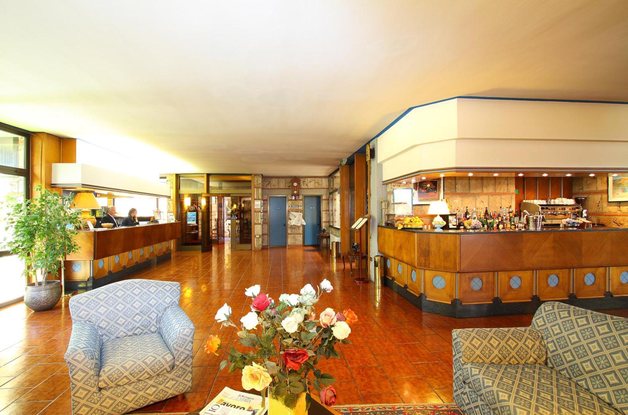 Hotel Garden Terni Esterno foto